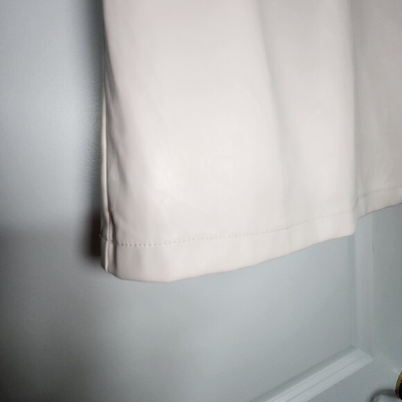 $129 Lucy Paris Women White Faux Leather Short-Sleeve Blouse Top T-Shirt Size XS - Picture 12 of 16